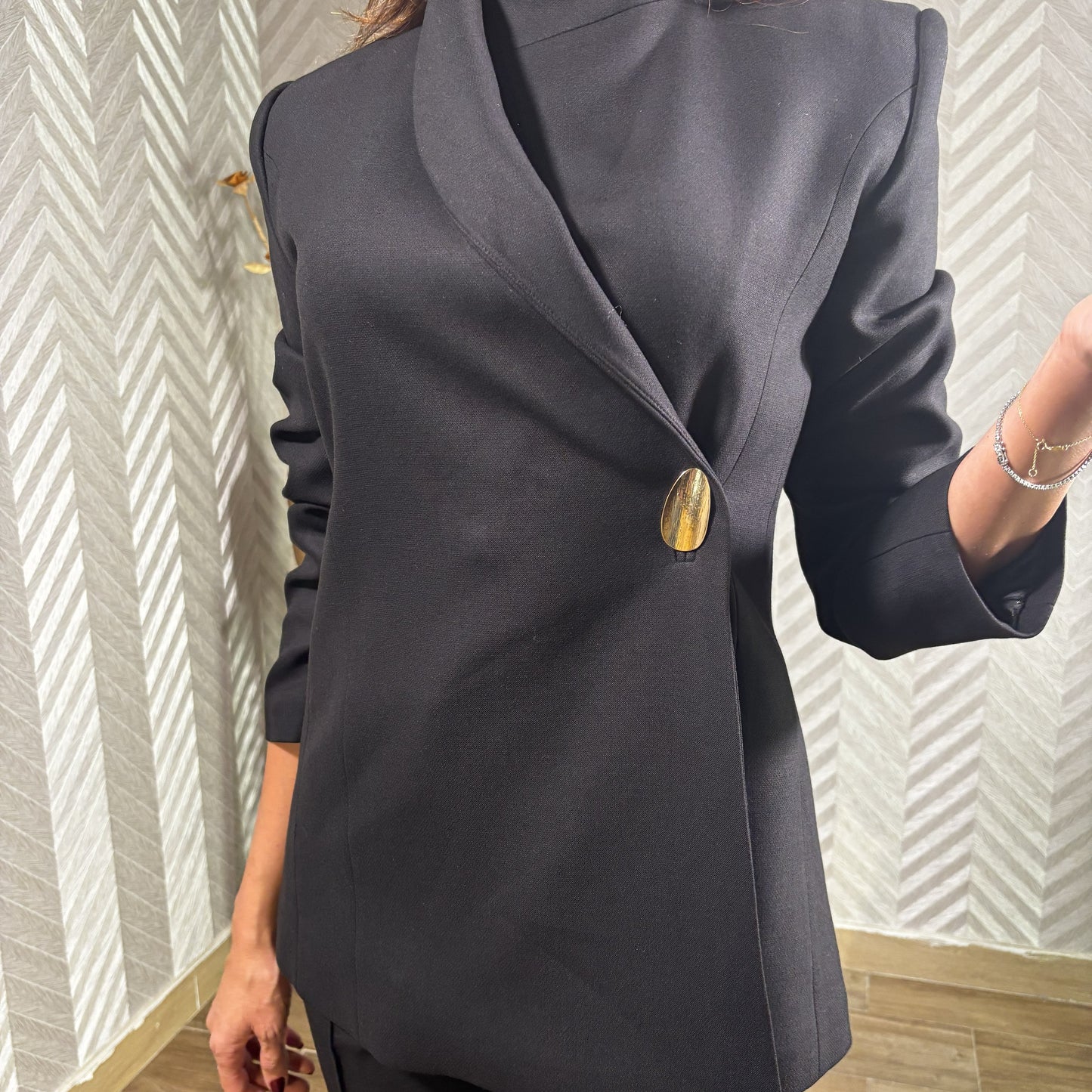 Solenne | Black Tailored Suit with Gold-Button Jacket