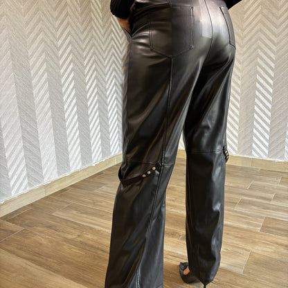 Ravine | Black Leather Straight-Cut Pants with Belts design